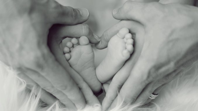 baby-baby-feet-bed-733881