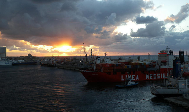 Der Hafen von Tripolis in Libyen. Foto: Tauralbus via flickr unter CC BY 2.0 Lizenz Der Hafen von Tripolis in Libyen. Foto: Tauralbus via flickr unter CC BY 2.0 Lizenz