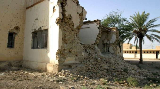 Eine beschädigte Schule im Irak. Foto: Thomas Hartwell via <a href="https://pixnio.com">PIXNIO</a> unter CC0 Lizenz Eine beschädigte Schule im Irak. Foto: Thomas Hartwell via PIXNIO unter CC0 Lizenz