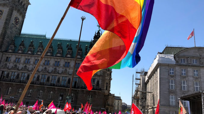 Gleichbehandlung als politische Forderung auf der Demonstration "Ein Europa für alle". Foto: Hussam Al Zaher