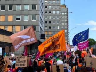 Geflüchtete auf einer Demo