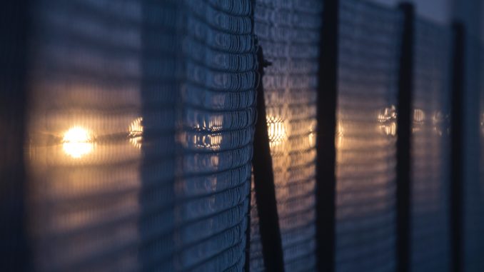 phil-botha-20VfF_v0GZY-unsplash Grenze